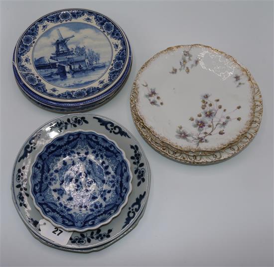 Six blue and white plates, various (2 a.f), a pair of gilt-decorated plates and a pair of Limoges plates (10)